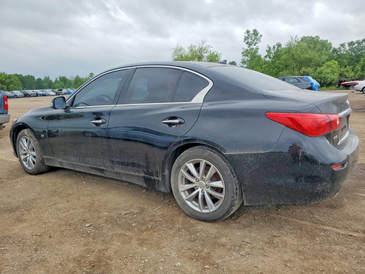 2015 Infiniti Q50 Premium Black vin: JN1BV7ARXFM392702