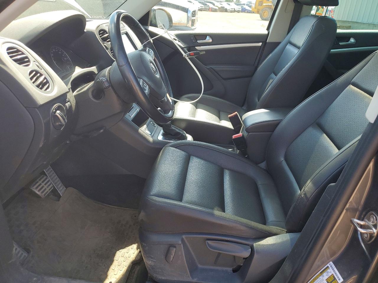 2015 Volkswagen Tiguan S Gray vin: WVGJV7AX7FW544216