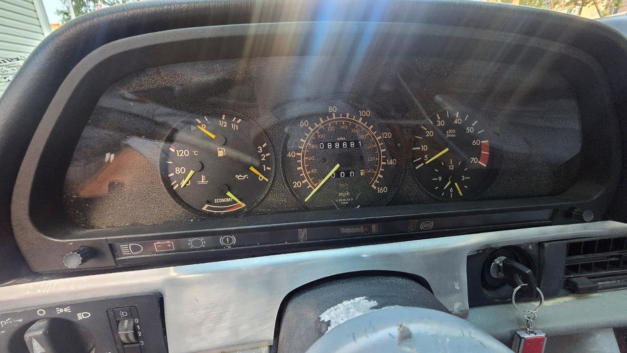 1984 Mercedes-benz 500sec Blue vin: WDB1260441A061772