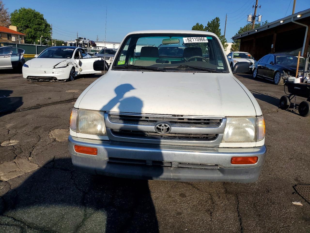 1997 Toyota Tacoma Base White vin: 4TANL42N2VZ257219