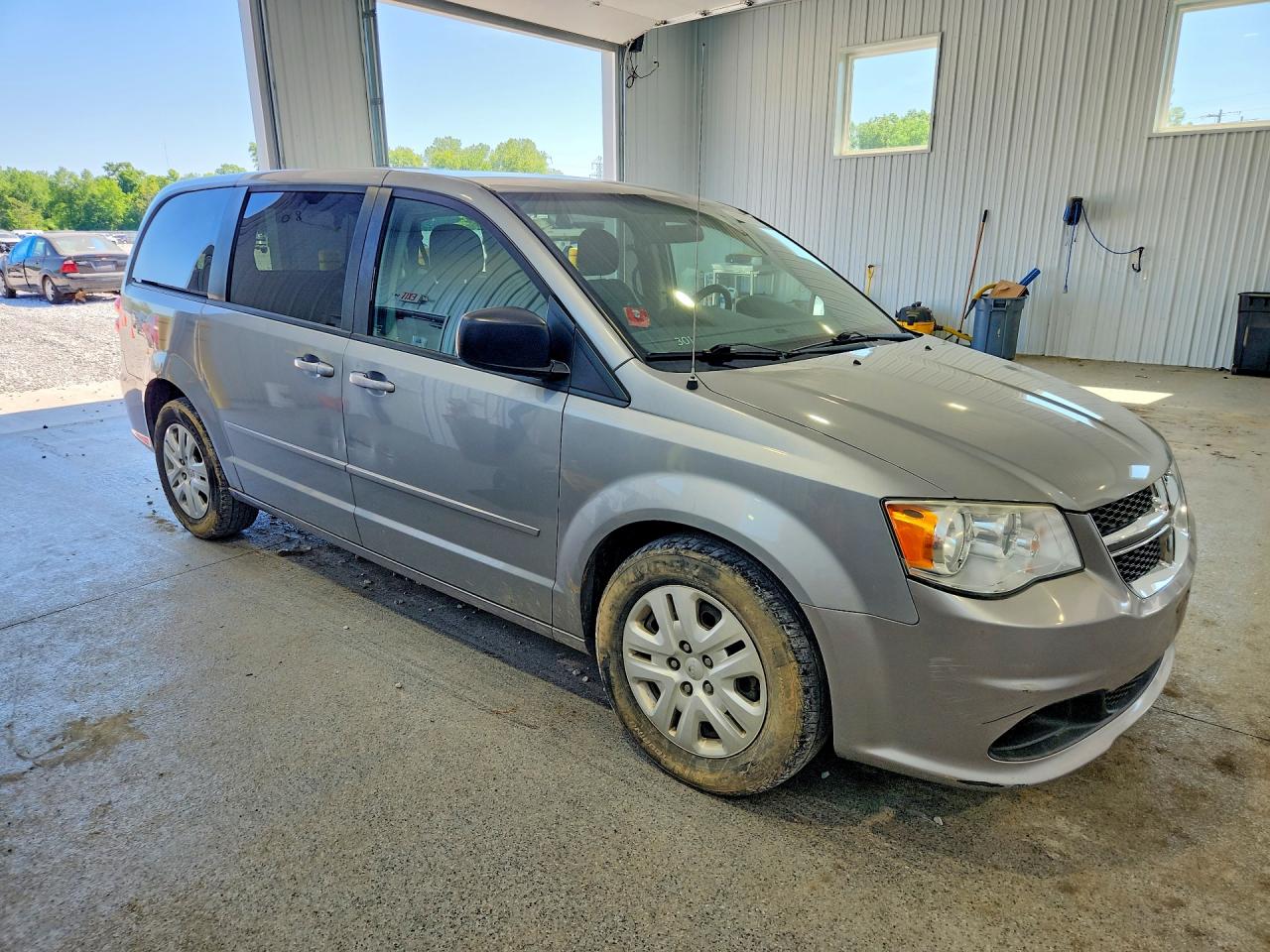 2015 Dodge Grand Caravan Se Серебряный vin: 2C4RDGBG6FR549991