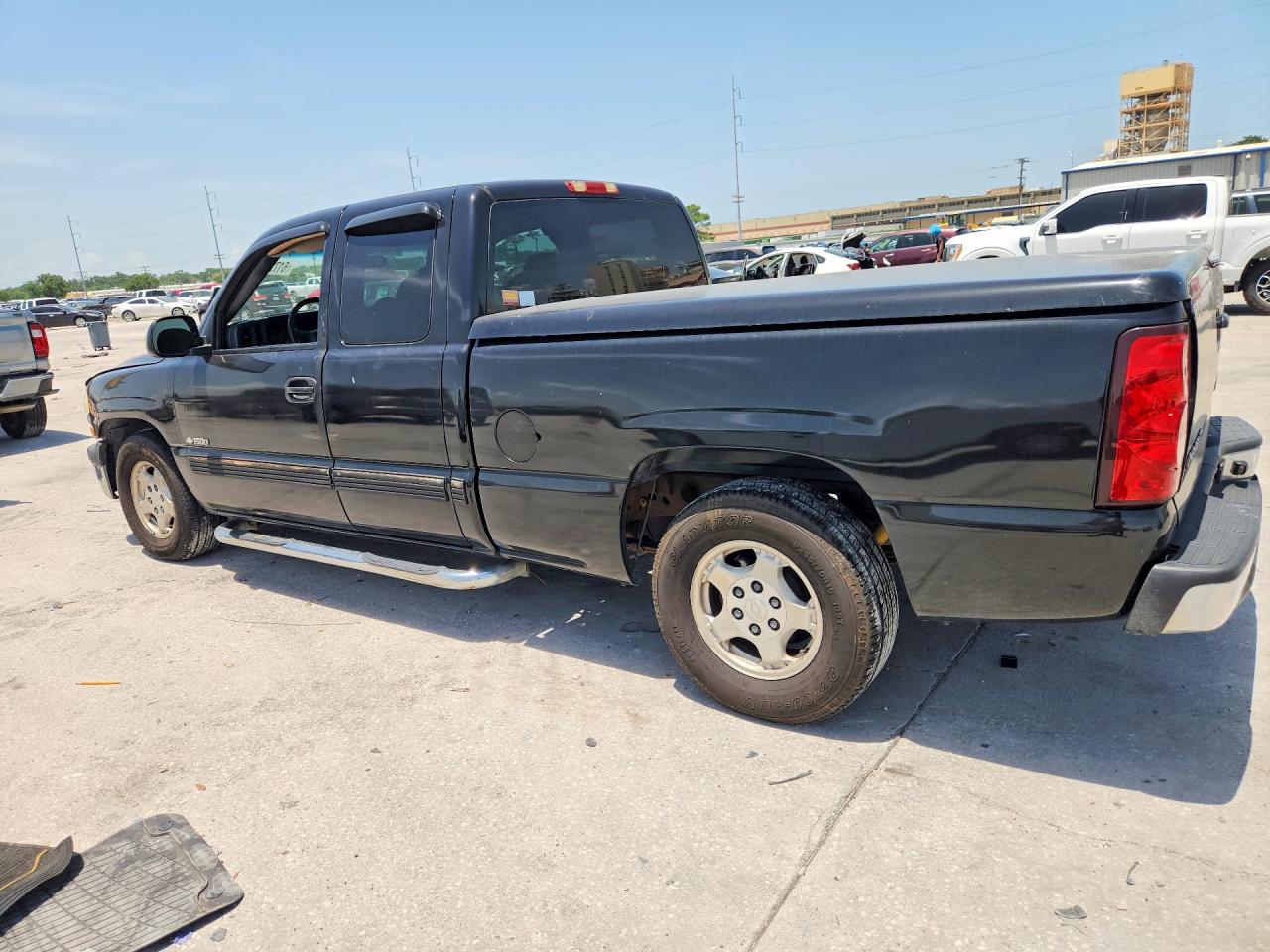2002 Chevrolet Silverado C1500 Black vin: 2GCEC19T221397721