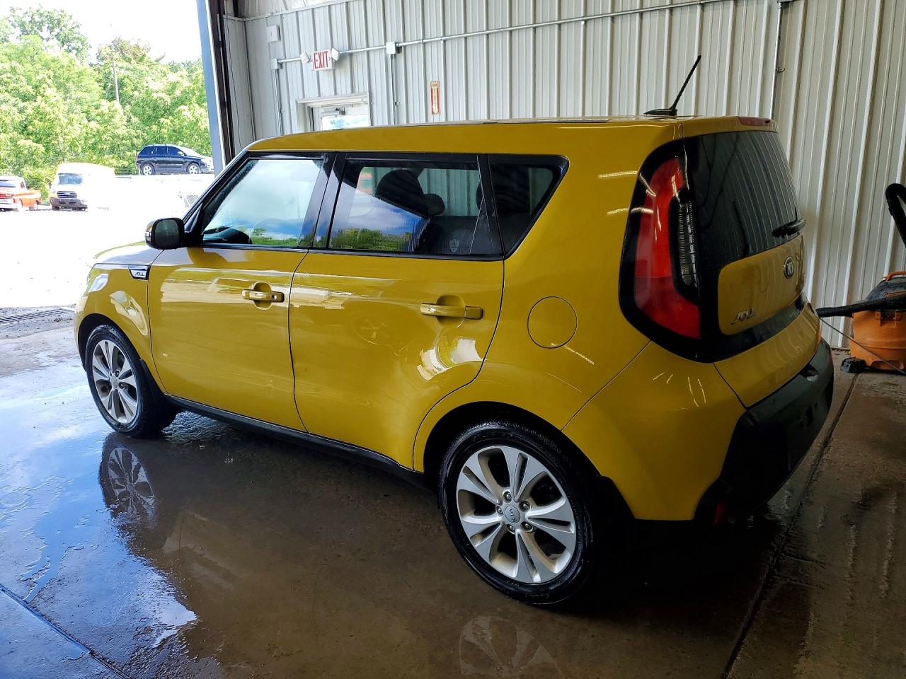 2014 Kia Soul + Yellow vin: KNDJP3A57E7084246