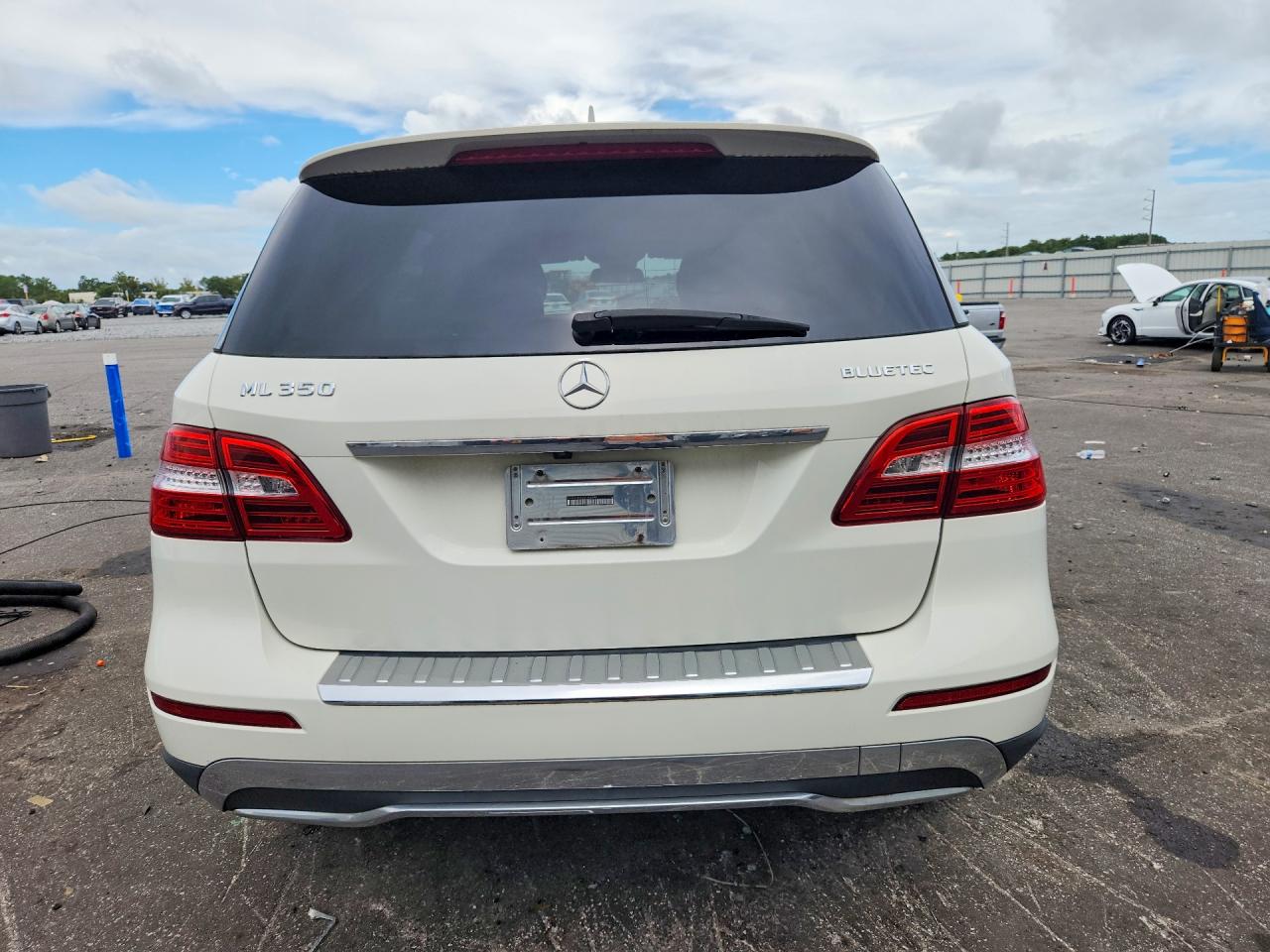 2013 Mercedes-benz Ml 350 Bluetec White vin: 4JGDA2EB5DA166594