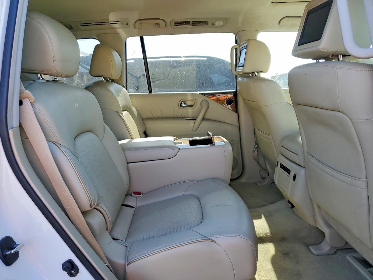 2012 Infiniti Qx56 Base White vin: JN8AZ2NE6C9021322