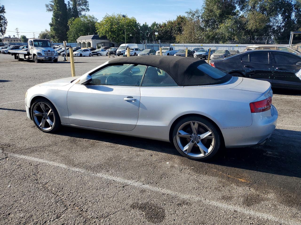 2011 Audi A5 Premium Plus Silver vin: WAUJFAFH3BN006495