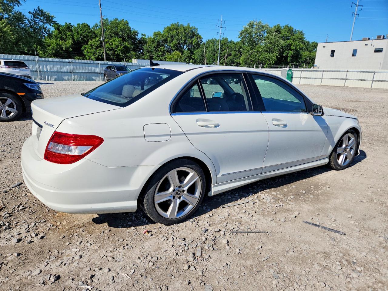 2010 Mercedes-benz C 300 4matic White vin: WDDGF8BB1AR106566