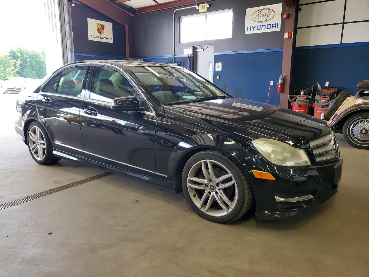 2012 Mercedes-benz C 300 4matic Black vin: WDDGF8BB2CA704943