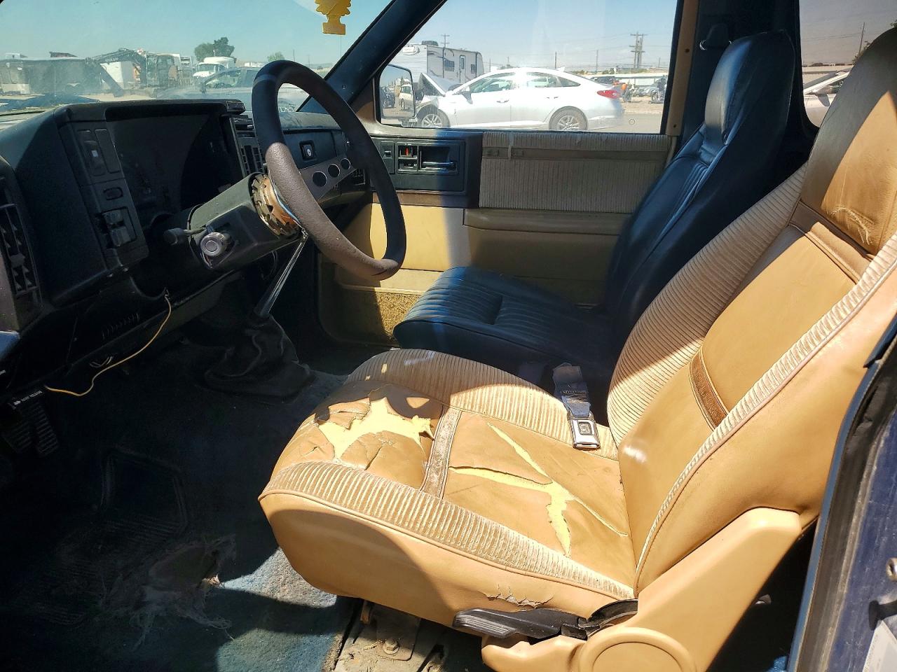 1987 Chevrolet Blazer S10 Синий vin: 1GNCS18R3H0112133