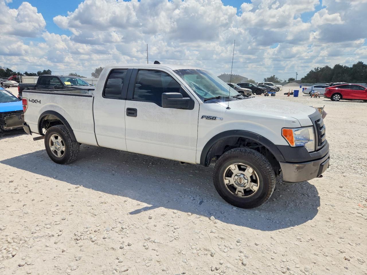 2010 Ford F150 Super Cab Белый vin: 1FTEX1E82AKC11471