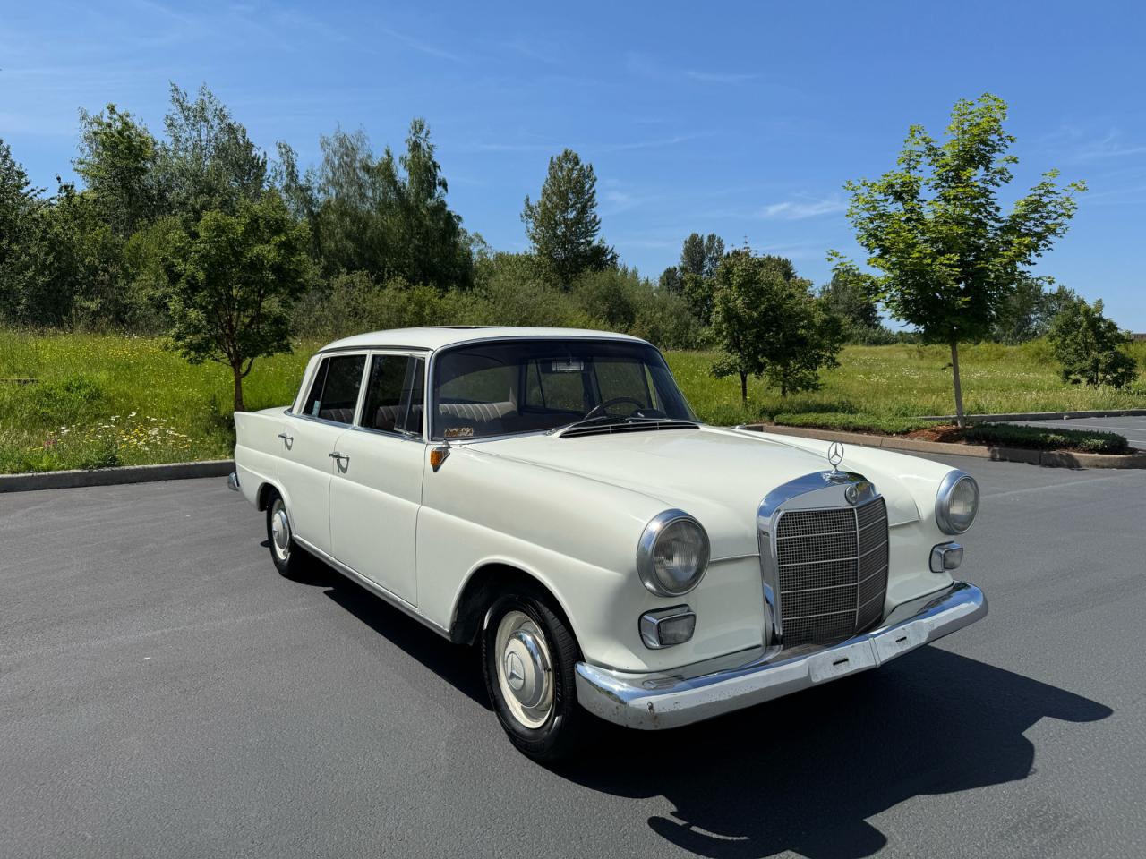 1965 Mercedes Benz 190 Белый vin: 11001010128181