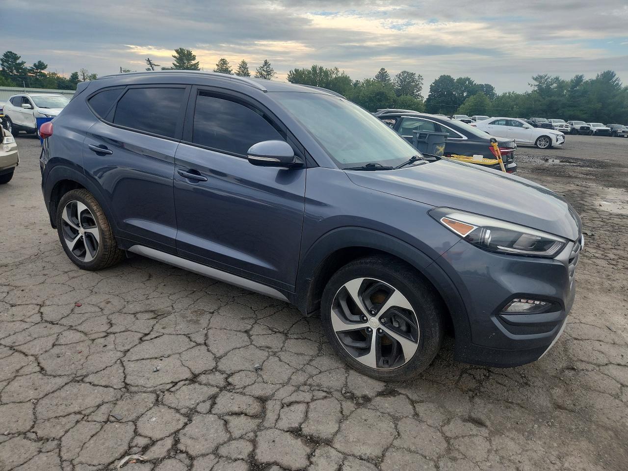 2017 Hyundai Tucson Sport Gray vin: KM8J3CA22HU265032