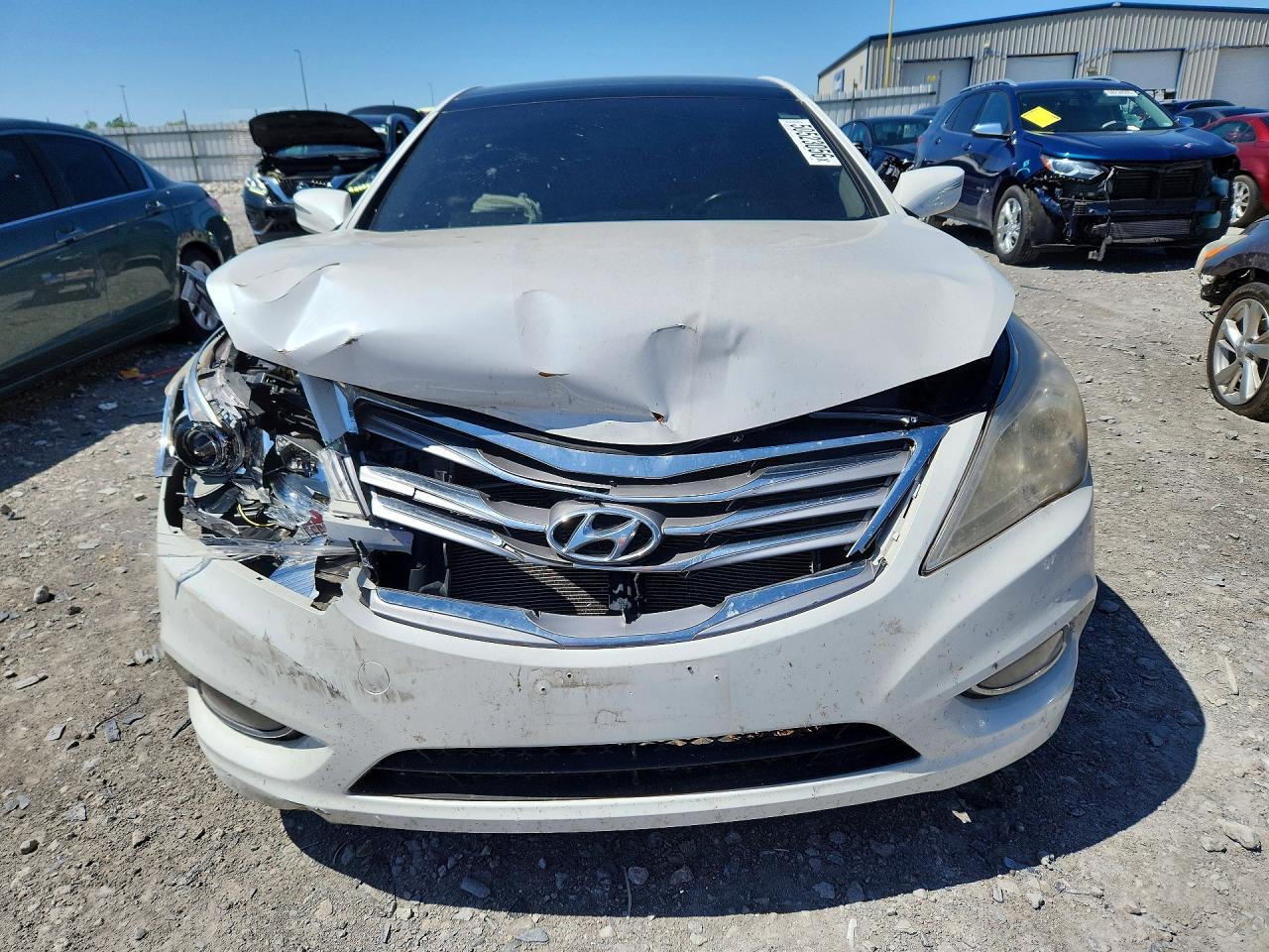 2012 Hyundai Azera Base White vin: KMHFH4JG8CA135324