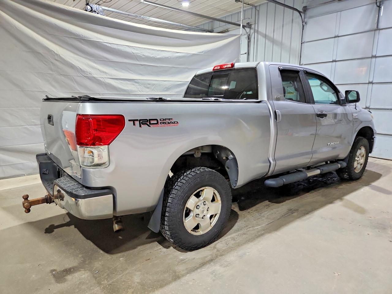 2010 Toyota Tundra Double Cab Sr5 Silver vin: 5TFUY5F11AX115691