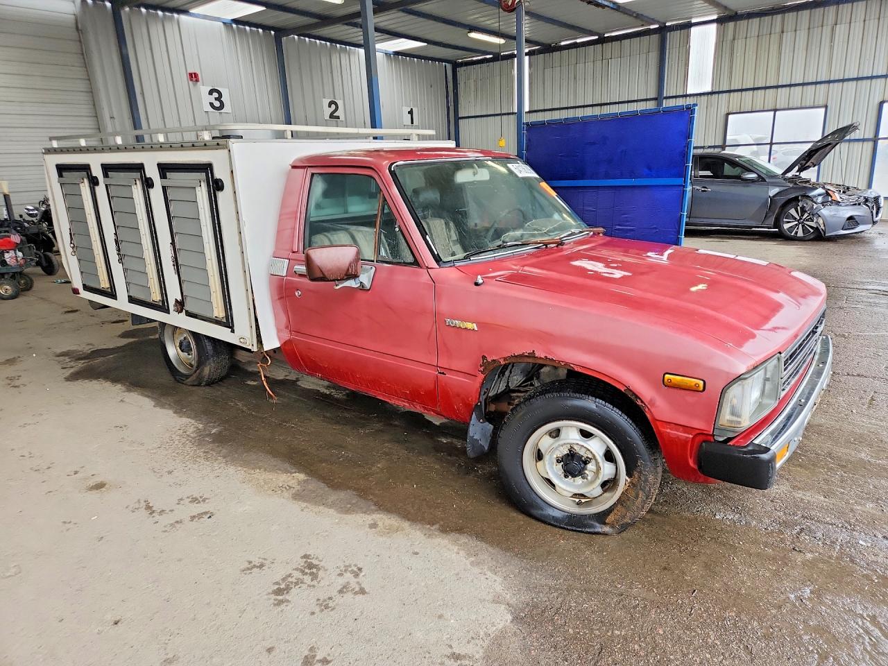 1983 Toyota Pickup Sr5 Red vin: JT4RN44S3D1102131