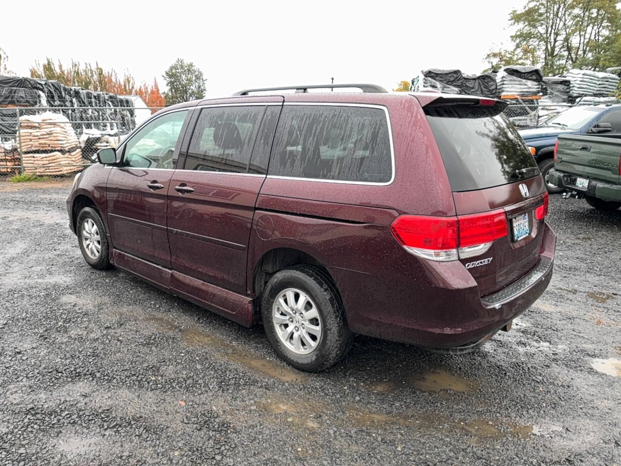 2010 Honda Odyssey Exl Burgundy vin: 5FNRL3H68AB013106