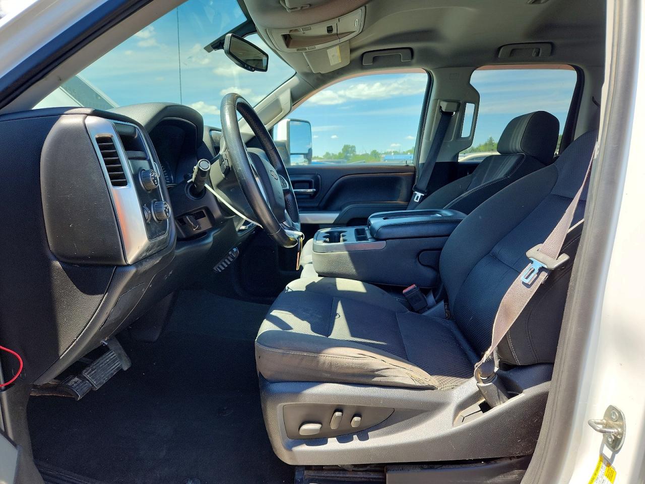 2014 Chevrolet Silverado K1500 Lt White vin: 1GCVKREC8EZ197364