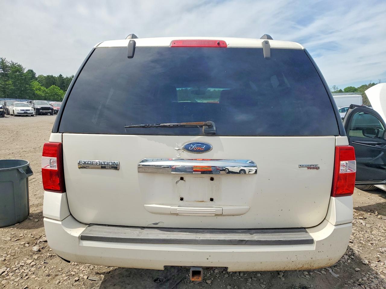 2007 Ford Expedition El Limited White vin: 1FMFK20567LA08197