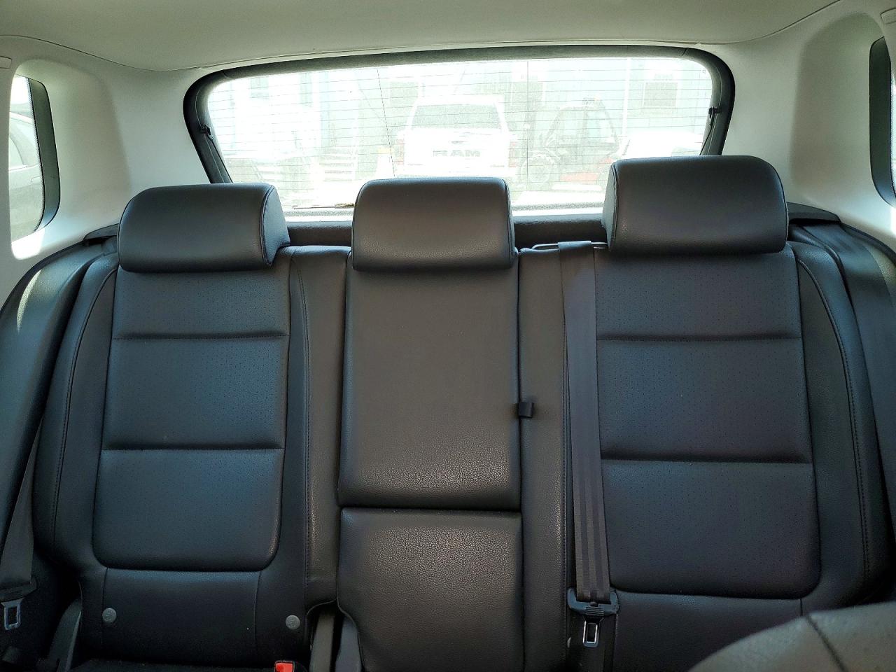 2011 Volkswagen Tiguan S Silver vin: WVGBV7AX5BW511908