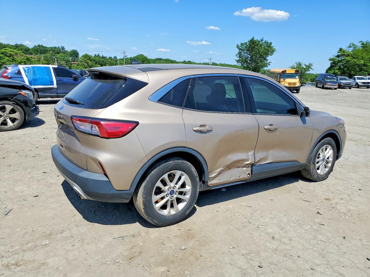 2021 Ford Escape Se Tan vin: 1FMCU0G61MUA14107
