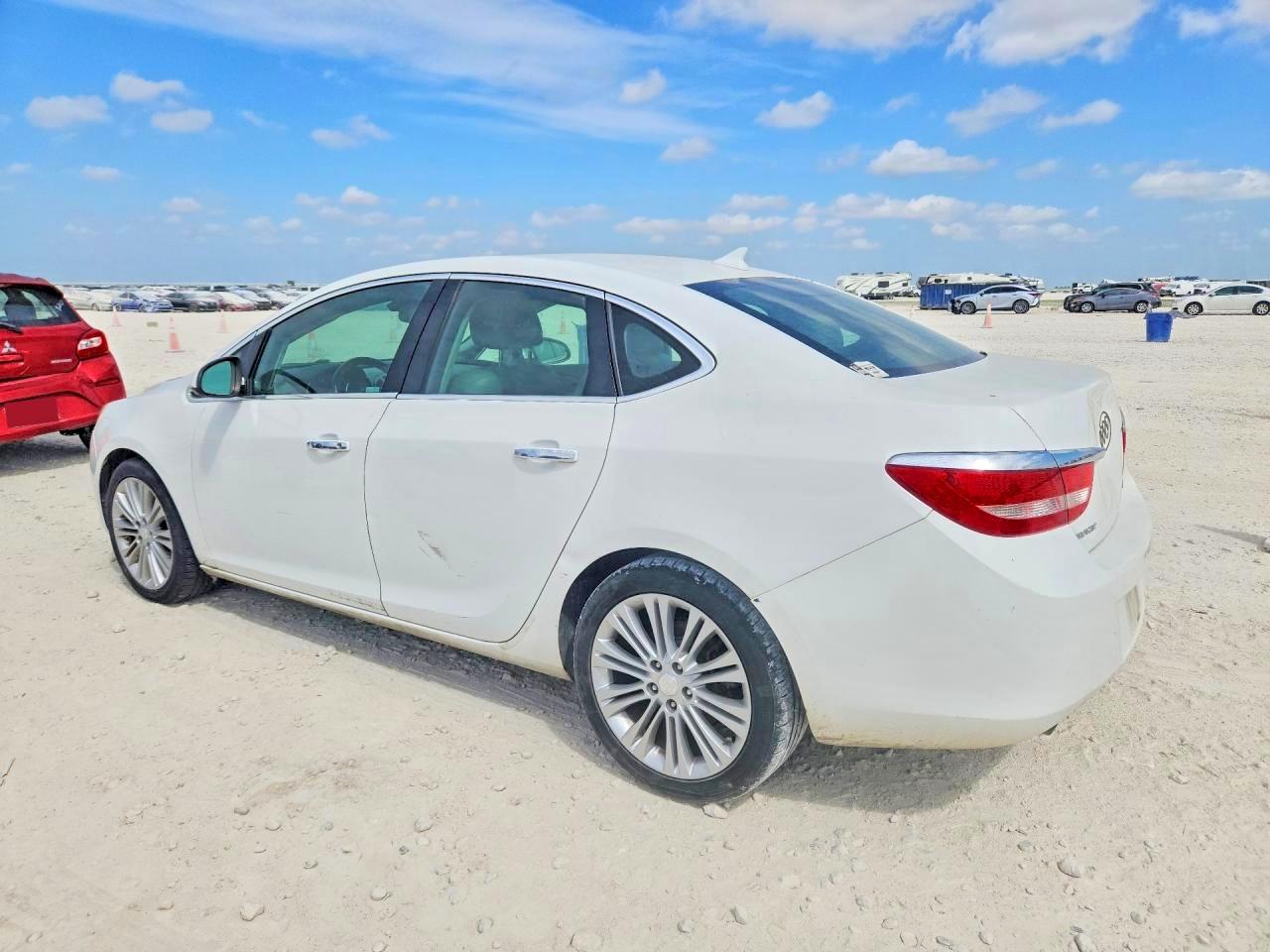 2014 Buick Verano White vin: 1G4PP5SK1E4172412