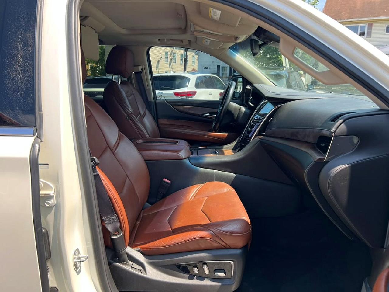 2015 Cadillac Escalade Premium White vin: 1GYS4NKJ2FR678120