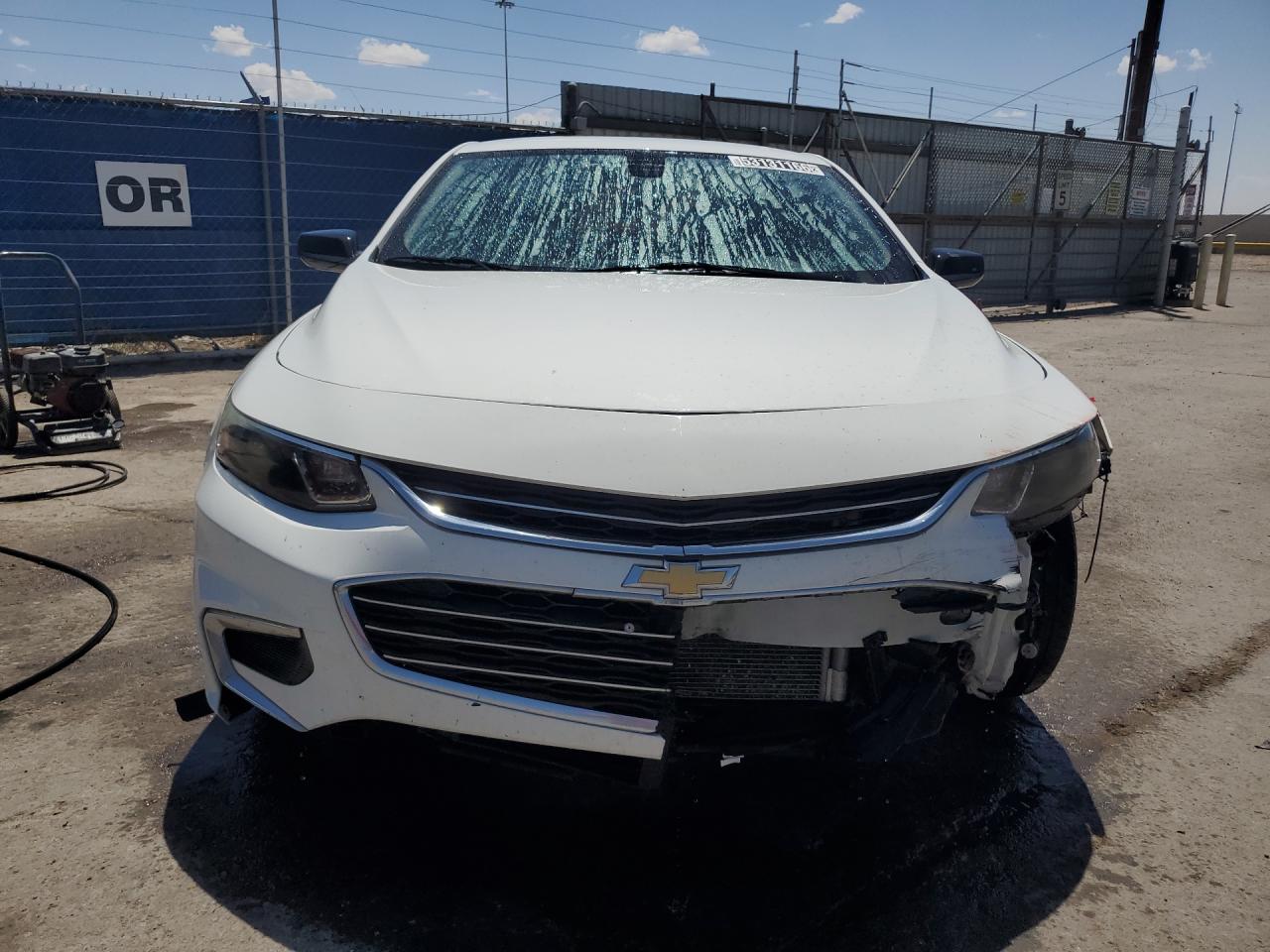 2018 Chevrolet Malibu Ls Белый vin: 1G1ZB5ST6JF104621 Damage: Grille, Broken, Replacement Required
