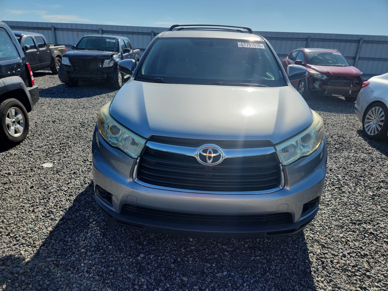 2014 Toyota Highlander Le Silver vin: 5TDZARFH4ES007138