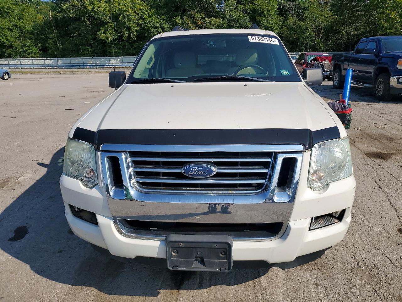 2008 Ford Explorer Xlt White vin: 1FMEU73E78UA65552
