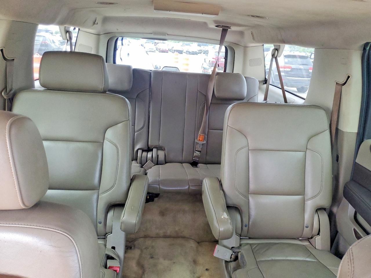 2015 Chevrolet Suburban C1500 Lt Черный vin: 1GNSCJKCXFR628365