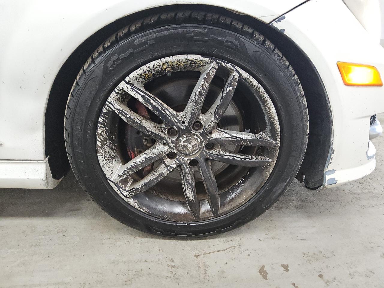 2013 Mercedes-benz C 300 4matic White vin: WDDGF8AB4DR297485 Damage: Right Front Wheel, Curb Rash, > 12 Inches