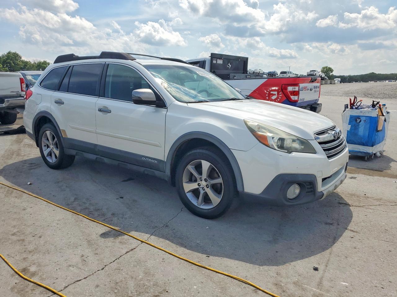 2014 Subaru Outback 2.5i Limited White vin: 4S4BRCPC3E3292857