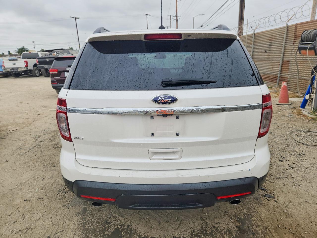 2014 Ford Explorer Xlt White vin: 1FM5K7D88EGB24892