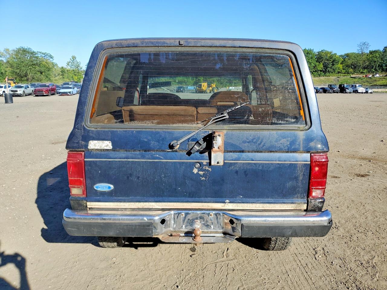 1988 Ford Bronco Ii Blue vin: 1FMCU14T3JUC83043