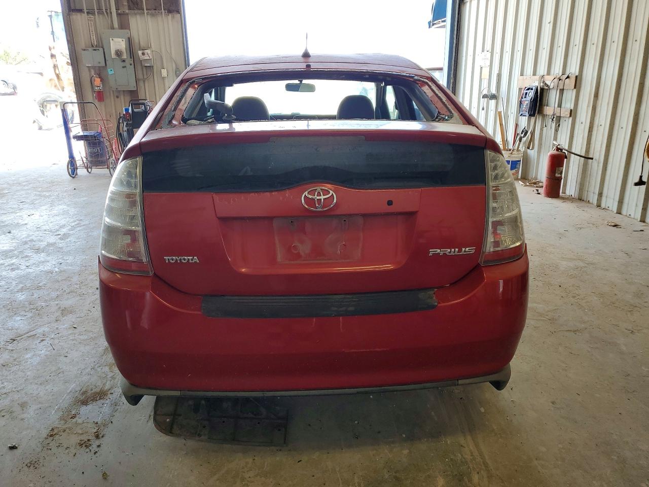 2008 Toyota Prius Standard Red vin: JTDKB20U287789157