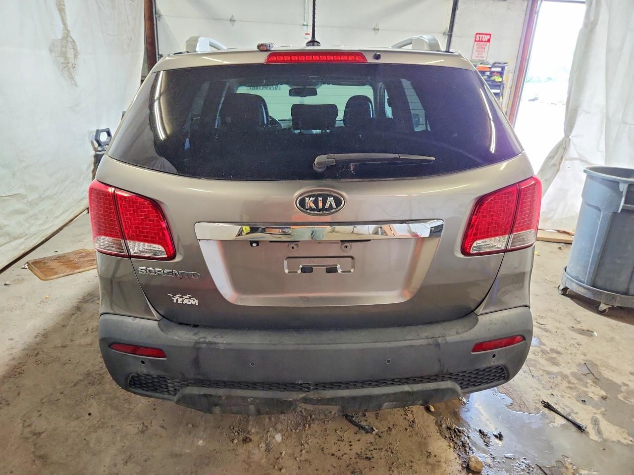 2013 Kia Sorento Lx Silver vin: 5XYKTCA61DG326264