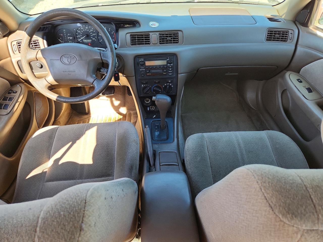 2001 Toyota Camry Le Beige vin: 4T1BG22K81U847384