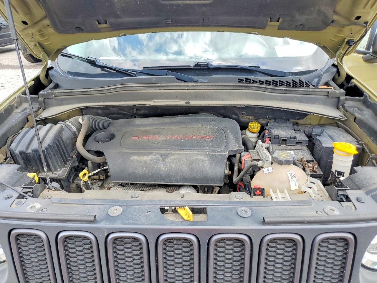 2015 Jeep Renegade Trailhawk Green vin: ZACCJBCT6FPB93477