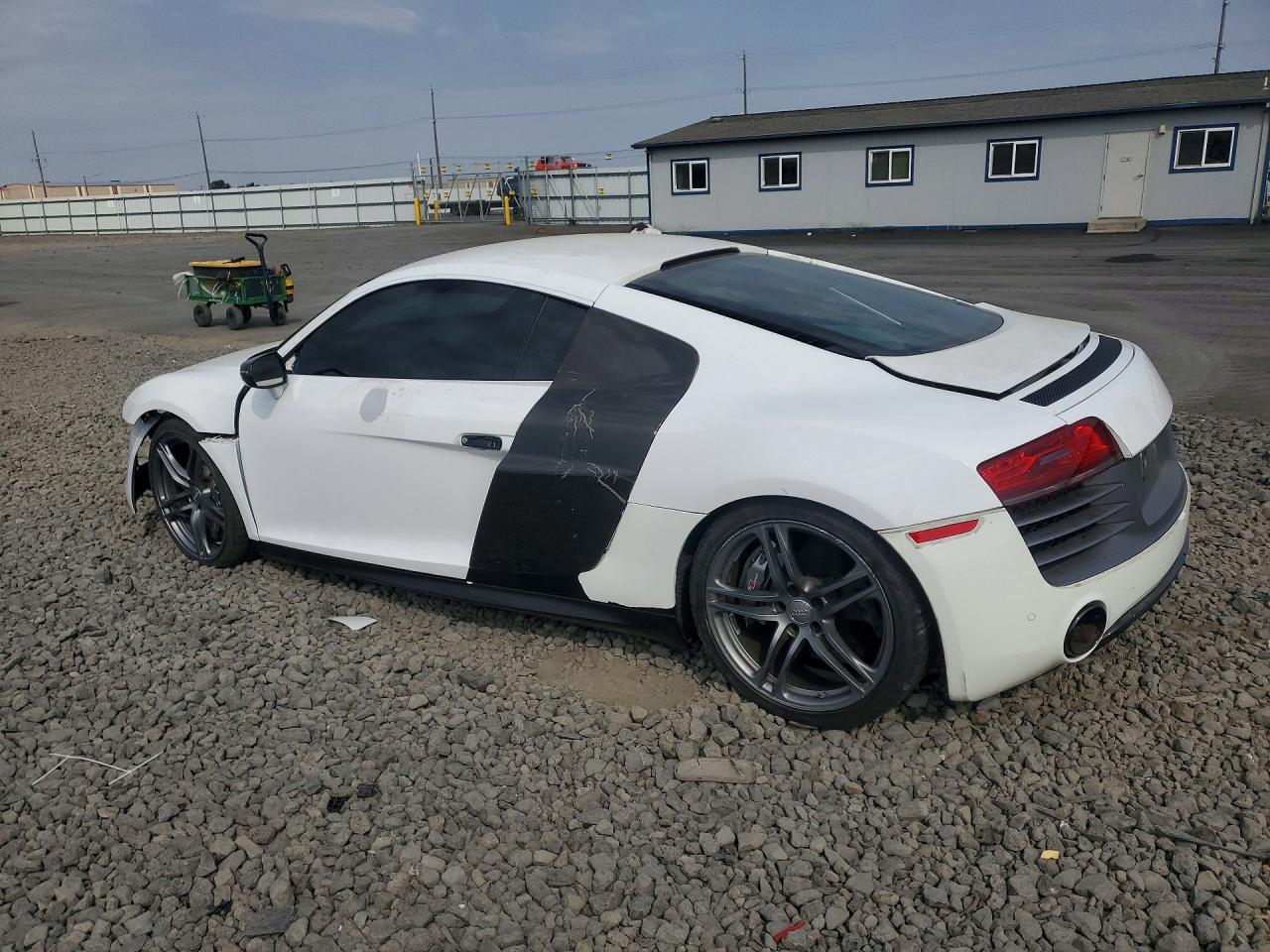 2015 Audi R8 5.2 Plus Quattro White vin: WUAKNAFG7F7001816