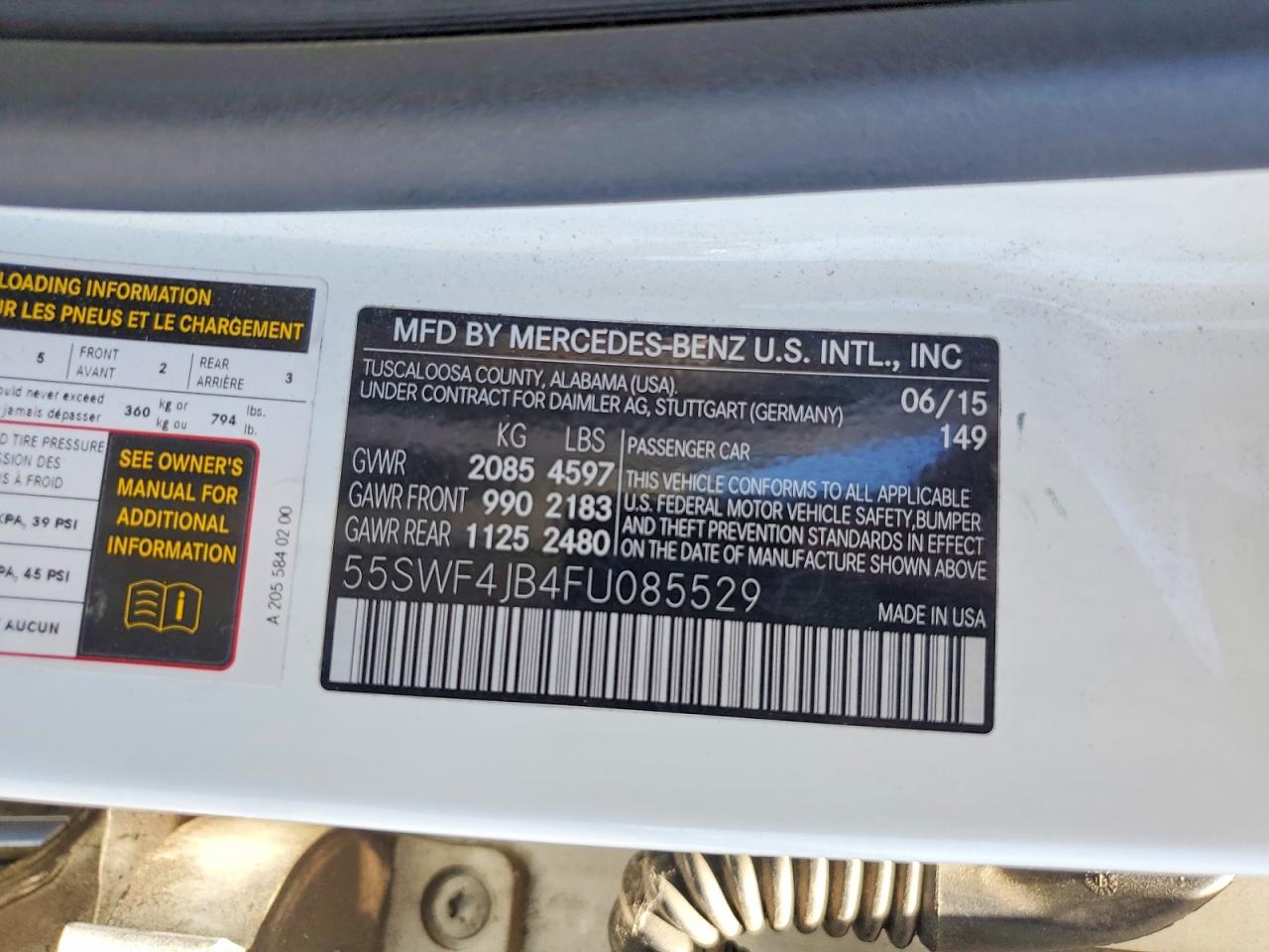 2015 Mercedes-benz C 300 White vin: 55SWF4JB4FU085529