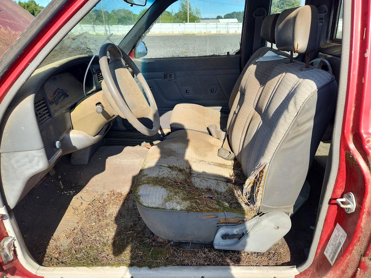 1992 Toyota Pickup Burgundy vin: JT4RN93PXN5049349