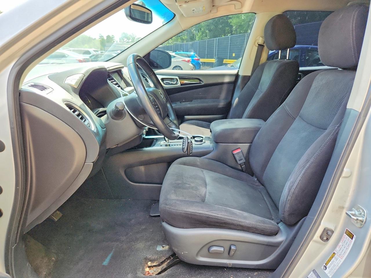 2015 Nissan Pathfinder Sv Silver vin: 5N1AR2MM5FC665675