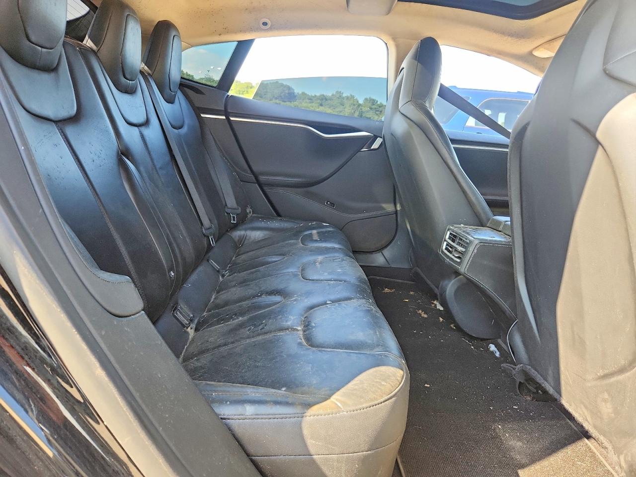 2014 Tesla Model S Black vin: 5YJSA1S19EFP56842