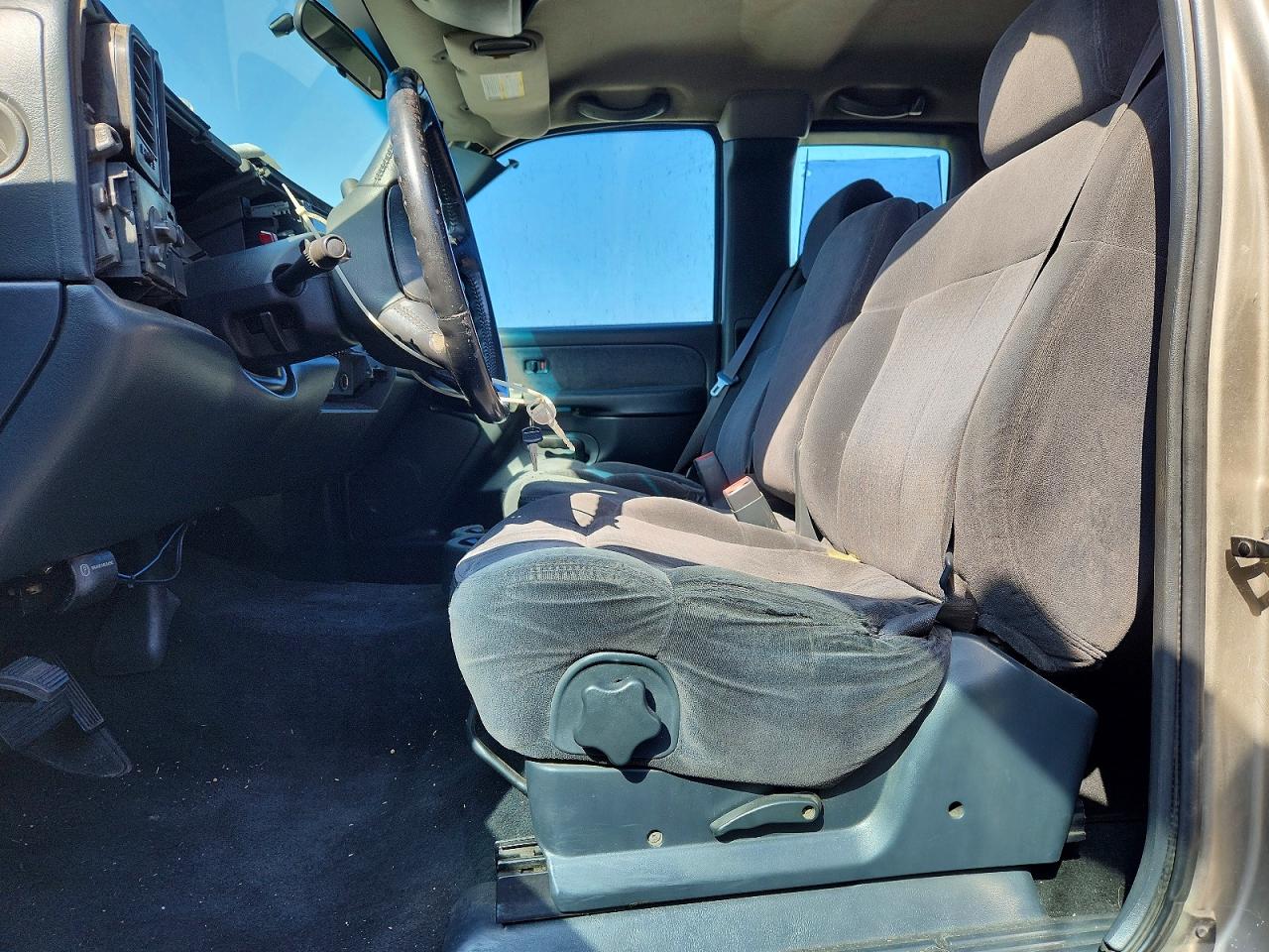 2002 Chevrolet Silverado C1500 Gray vin: 1GCEC19V12Z334411