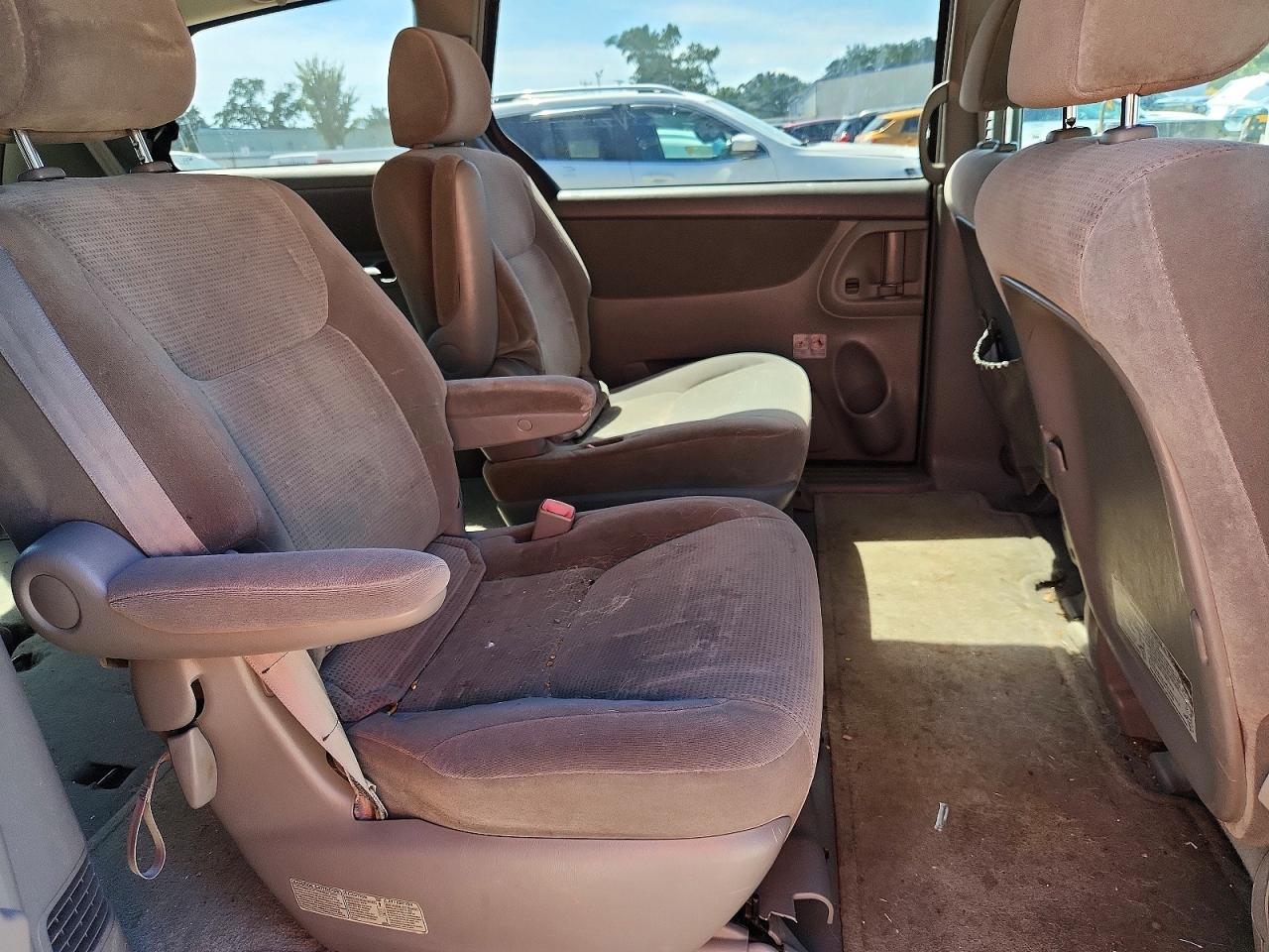 2004 Toyota Sienna Le 7 Passenger Синий vin: 5TDZA23C24S195981