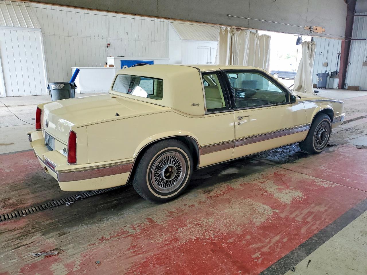 1988 Cadillac Eldorado Yellow vin: 1G6EL1152JU607818