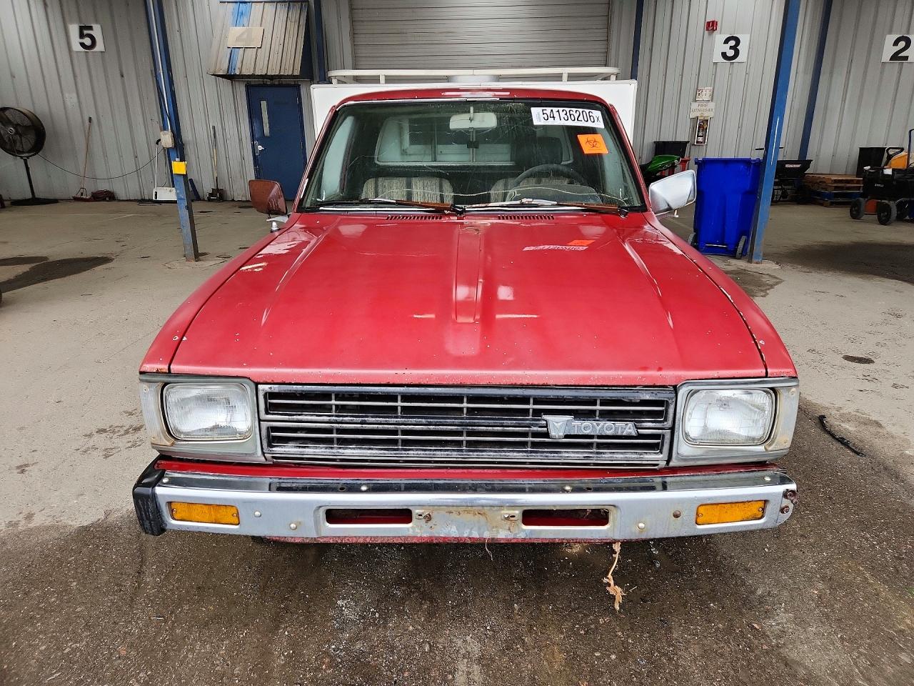 1983 Toyota Pickup Sr5 Red vin: JT4RN44S3D1102131