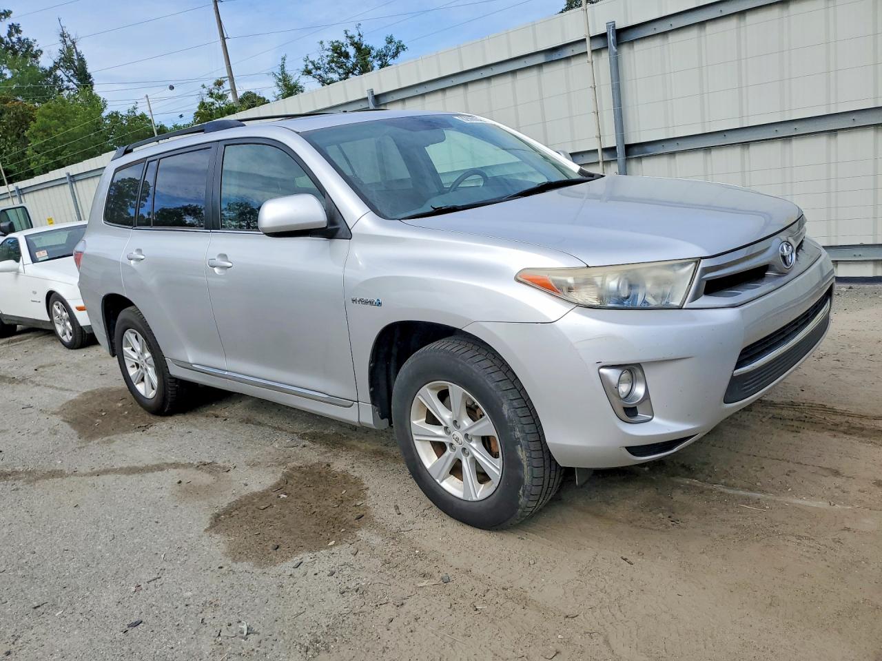 2011 Toyota Highlander Hybrid Silver vin: JTEBC3EH8B2001903