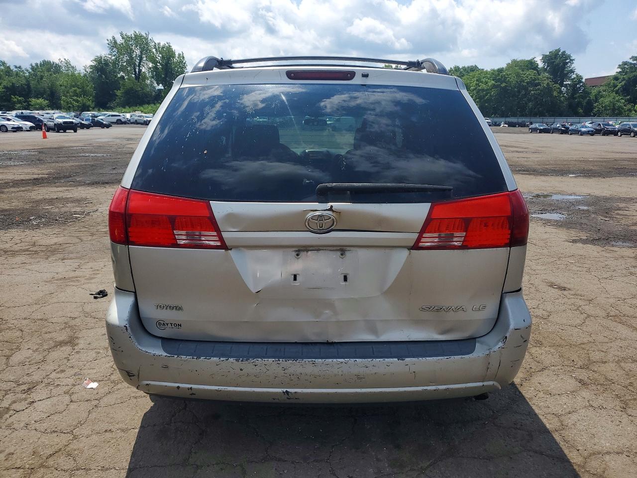 2004 Toyota Sienna Le 7 Passenger Silver vin: 5TDZA23C94S068550