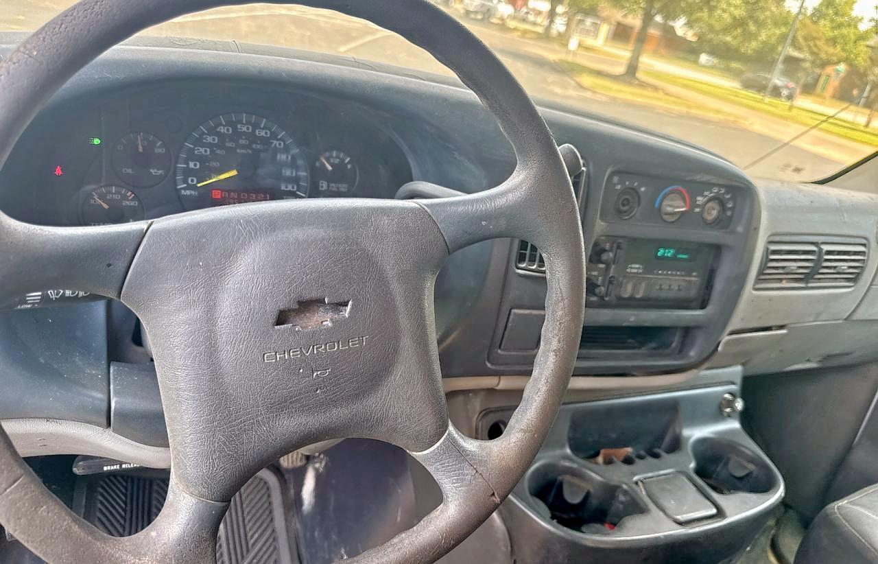 1997 Chevrolet Express G3500 White vin: 1GBJG31R8V1008819